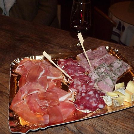 Logis Hotel Des Grands Vins Fleurie Esterno foto