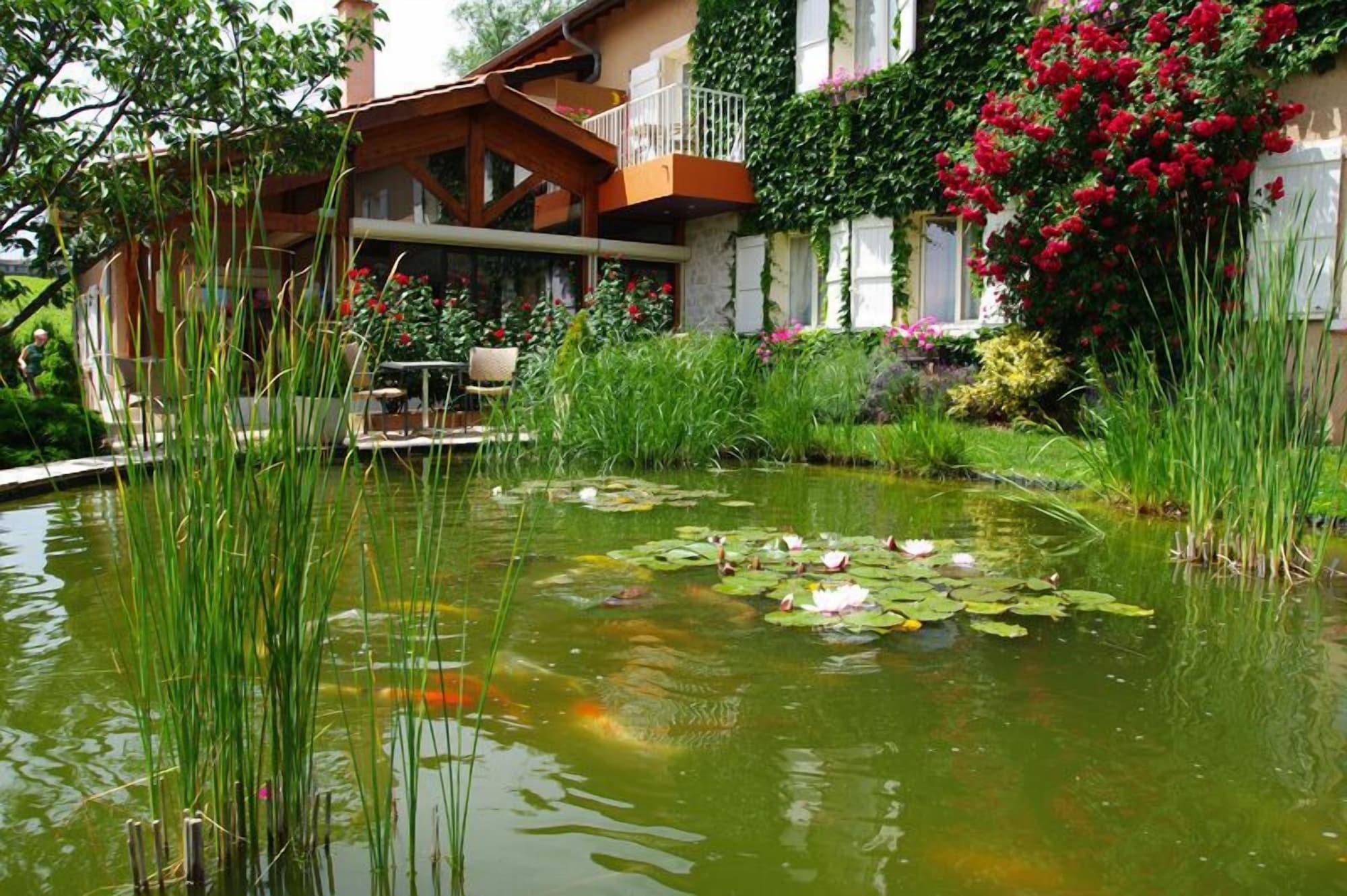 Logis Hotel Des Grands Vins Fleurie Esterno foto