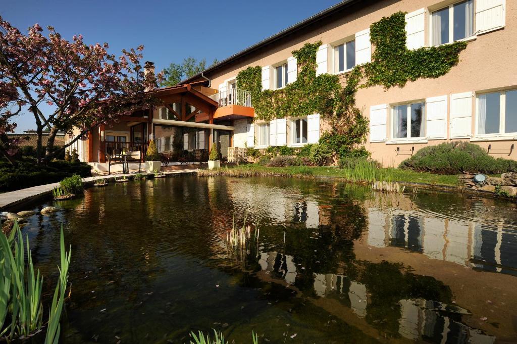 Logis Hotel Des Grands Vins Fleurie Esterno foto