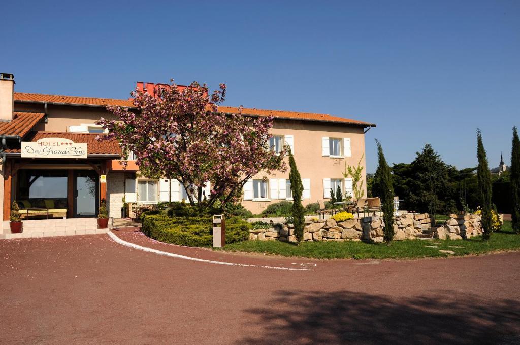 Logis Hotel Des Grands Vins Fleurie Esterno foto