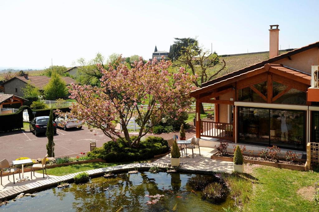 Logis Hotel Des Grands Vins Fleurie Esterno foto